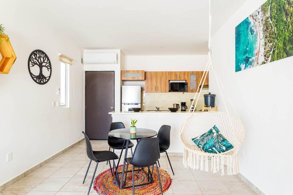 Lovely Cozy Apt W/Pool 2 Bedrooms. Great Location! Puerto Morelos Dış mekan fotoğraf